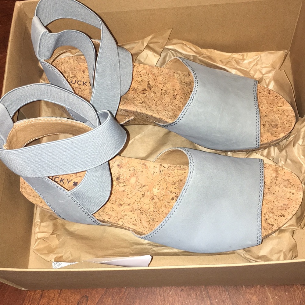 Beautiful New Lucky Brand Sandals
